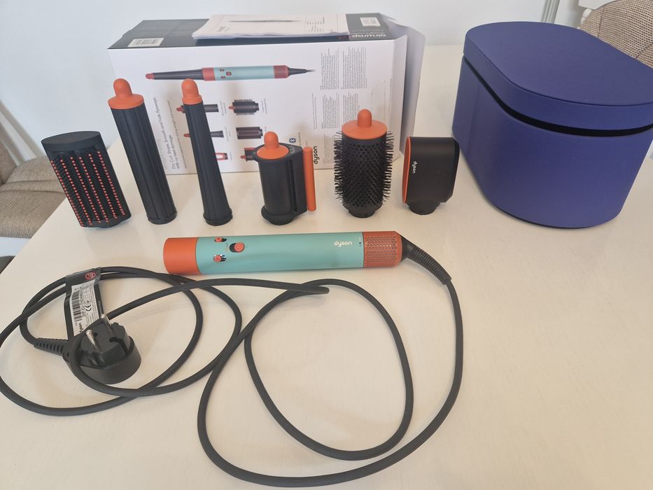 Trusa coafat Multistyler DYSON Airwrap

Trusa coafat Multistyler DYSON Airwrap