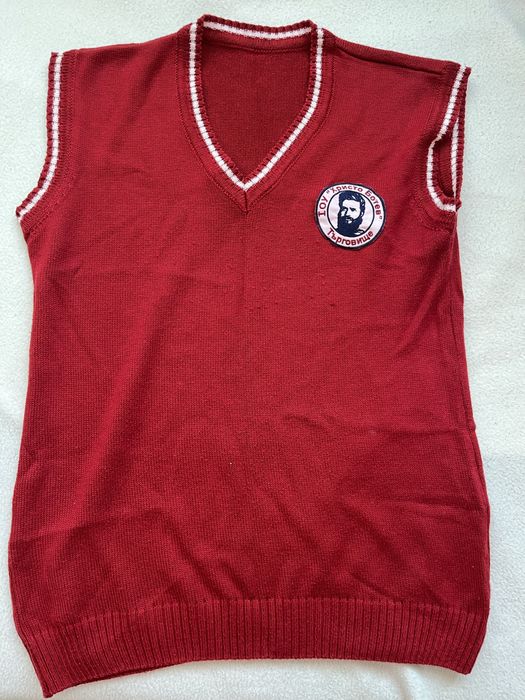 Два броя пуловера за училище 1OY Христо Ботев