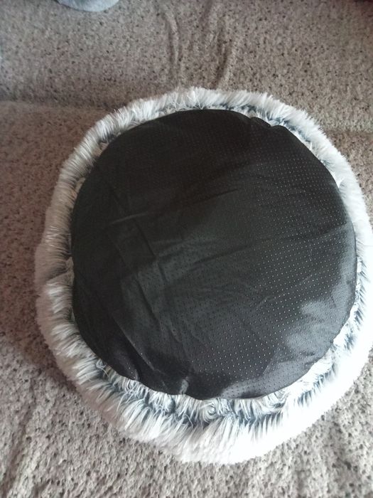 Лежанка для кошек и собак