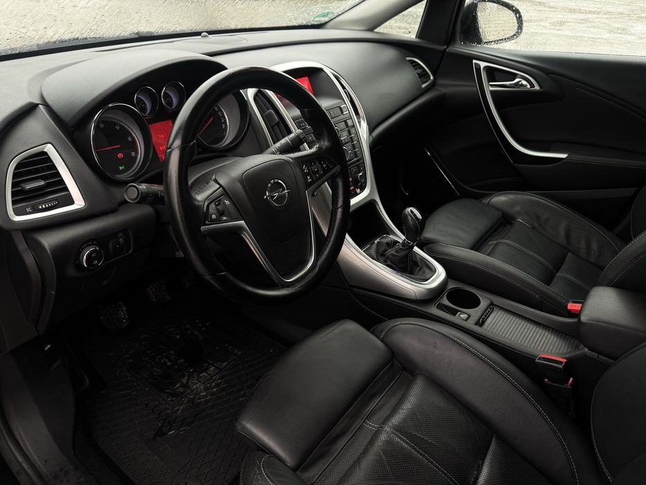 Opel Astra J /// Model Full /// 2.0 CDTI/ 2011/ 184.000km