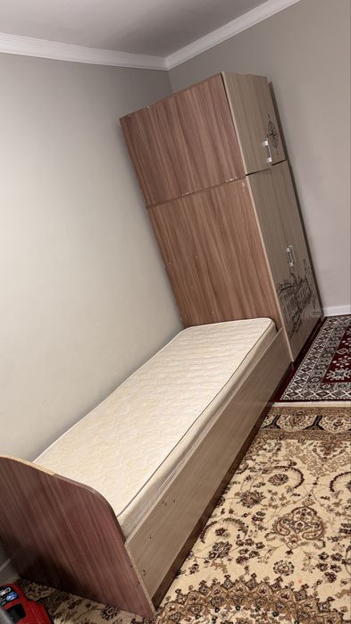 шкаф пен кровать сатылады