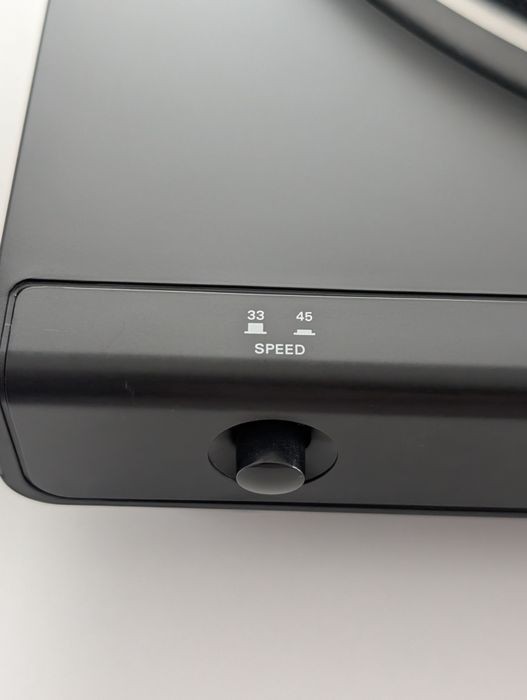 Vând pick-up automat Audio-Technica AT-LP60X in stare foarte bună