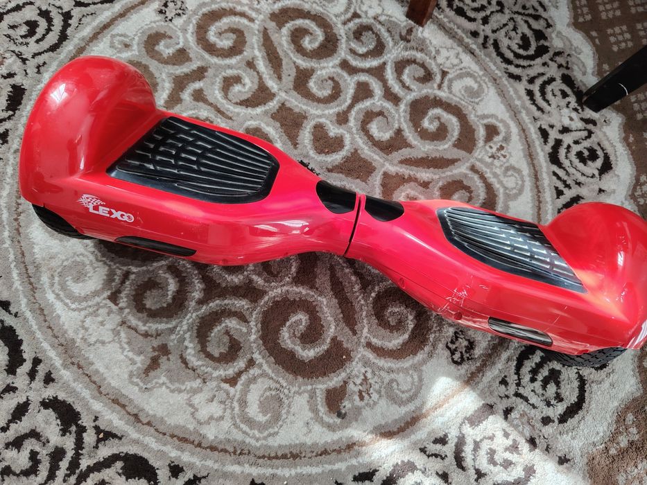 Vând Hoverboard roșu