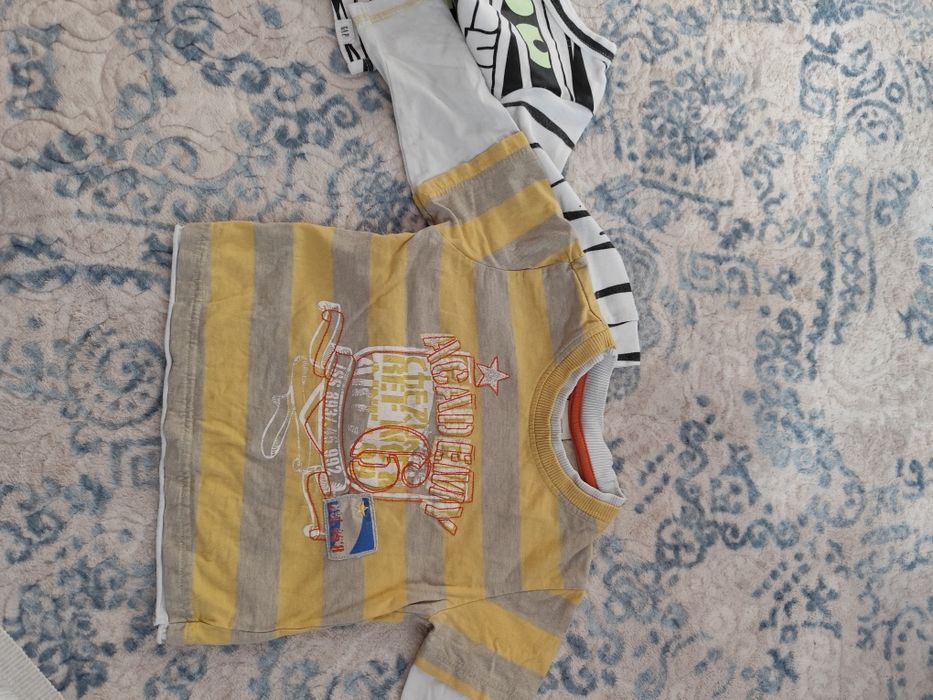 vând cămăși și bluze