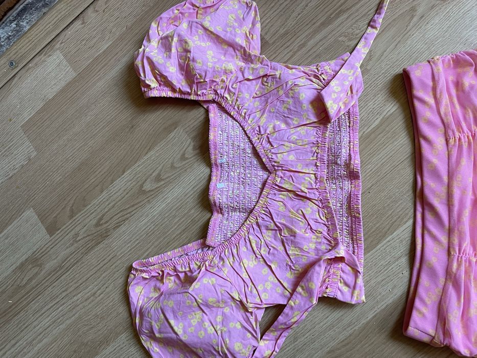 Compleu ,fusta si bustiera ,marimea M /L