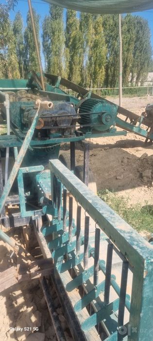G'isht aparati sotiladi, soatiga 1000 dona chiqaradi.