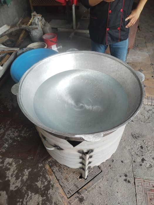 Letniy kuxnya.Qozon ochoq