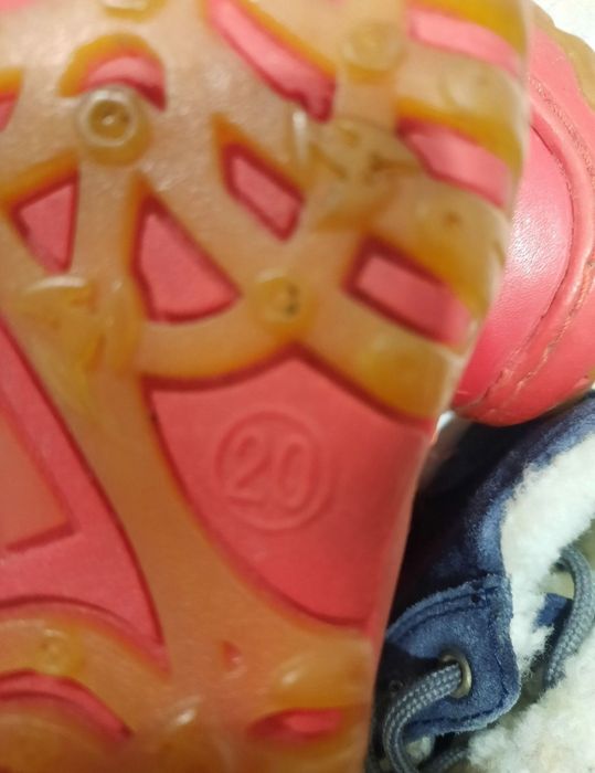 2 perechi de încălțăminte pt copii