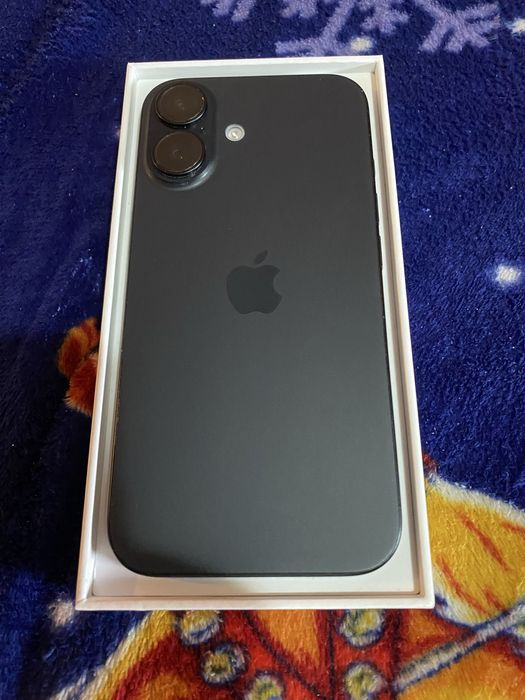 vand iphone 16 128 gb folosit 2 saptamani