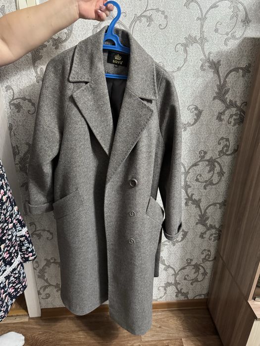 Пальто новое не ношенное от слова совсем