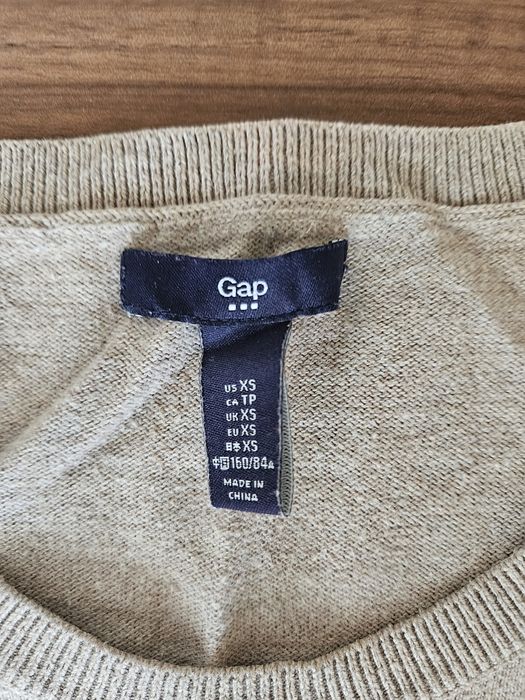 Bluza GAP  cu aplicatii cu strasuri