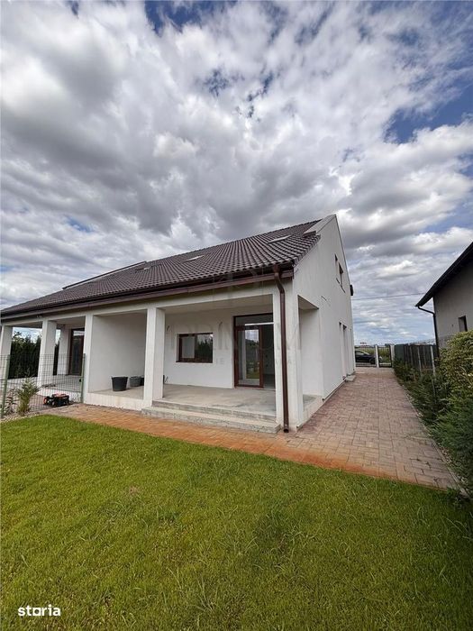 Duplex Spatios, Mosnita Noua, Locatie Excelenta, Curte Amenajata
