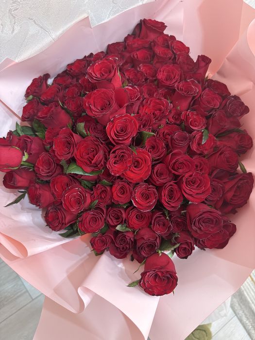 Продам 101 розу (цветам 2 дня)