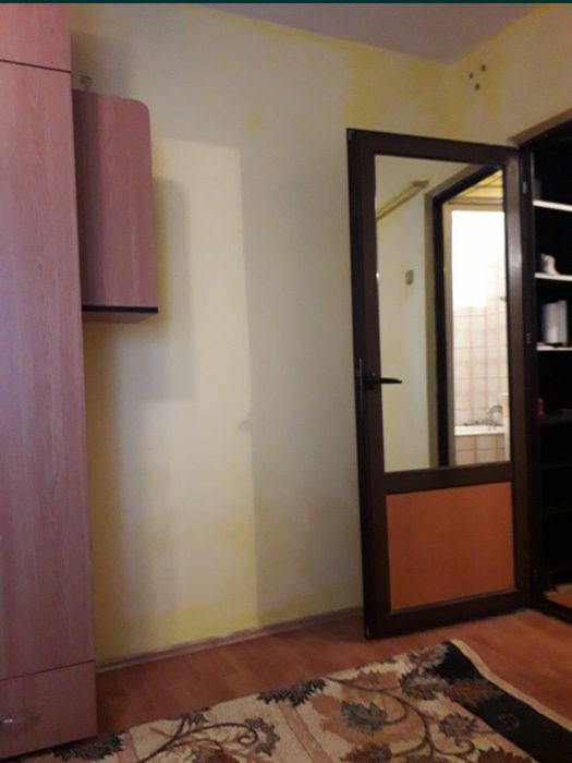 Închiriez garsoniera