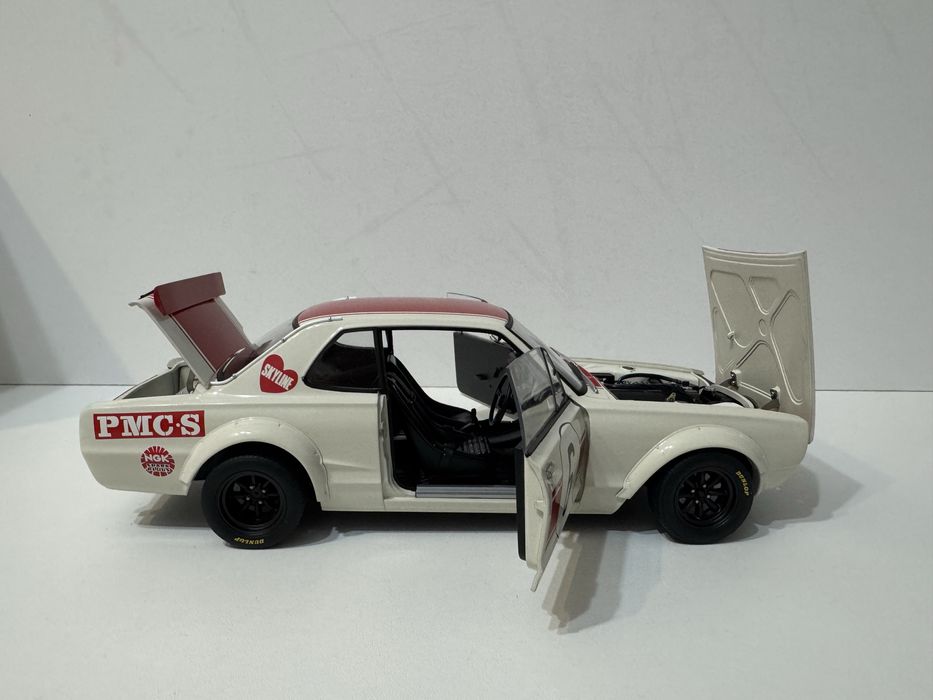 Модель 1/18 масштаб ( AUTOart )