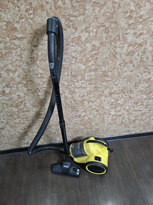 Пылесос Karcher, рабочий