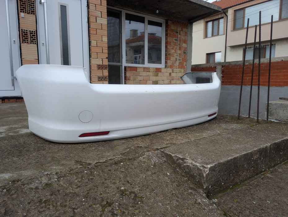 Задна броня Toyota avensis Verso 2004.г