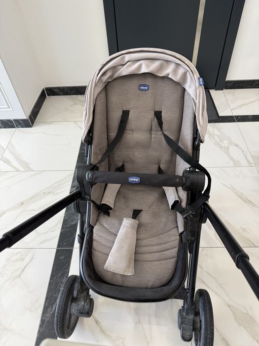 Продам коляску Chicco