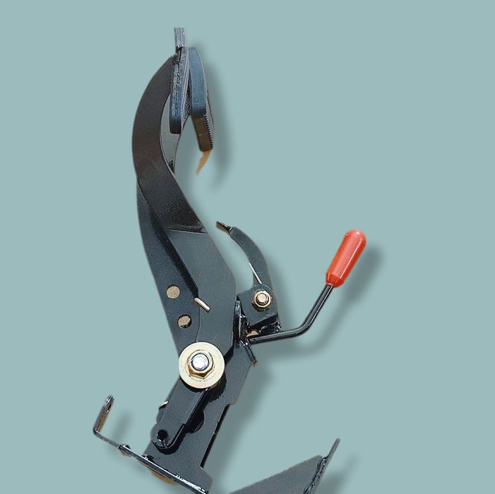 Универсальные учебные педали на авто. Автошкола Автоинстуртор