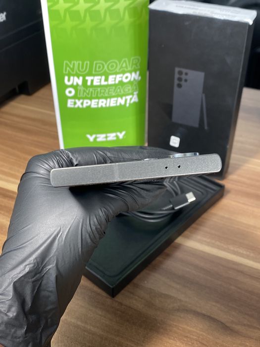 Samsung Galaxy s24 ultra • 256 GB • Titanium Black