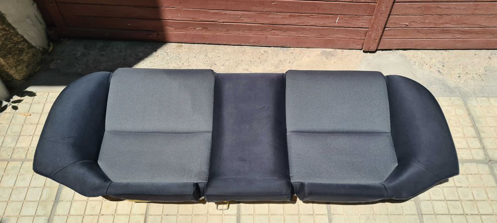 задна долна седалка Subaru B13