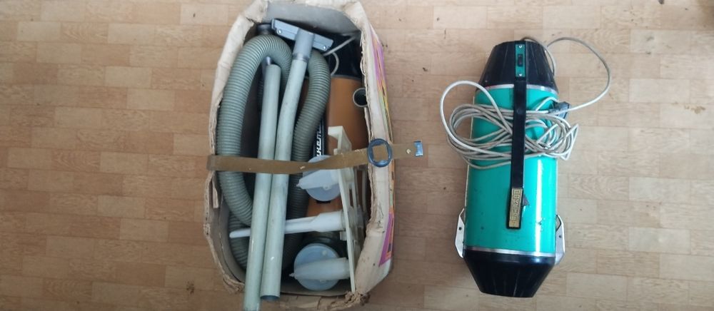 Прахосмукачки 2 бр.от 1974г