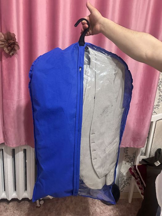 Мужской костюм продам