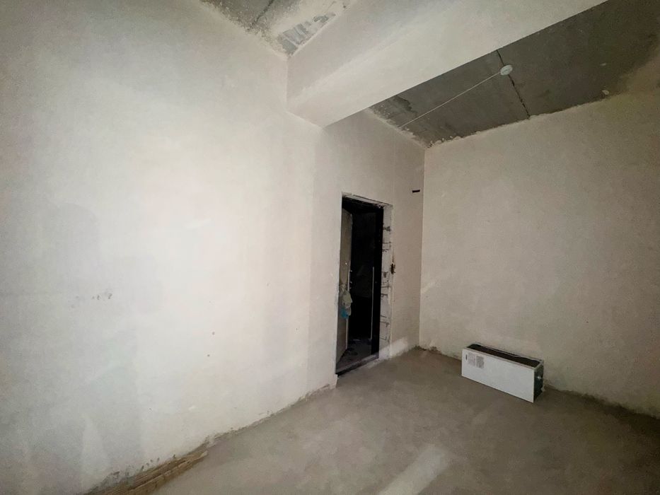 3х комнатная квартира(коробка), на 2 этаже. Поворот