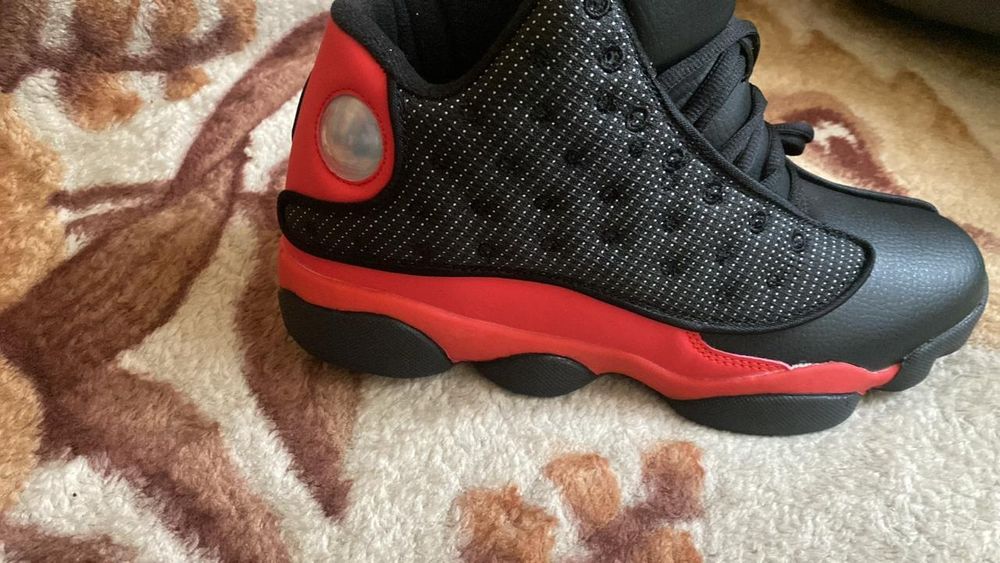 Продам кроссовки