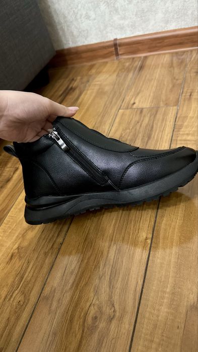 Новые мужские ботинки