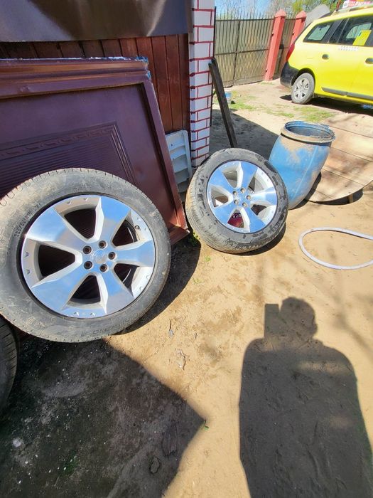 De vânzare genți + cauciucuri