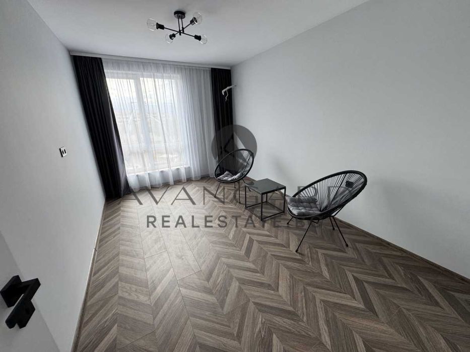 Продава се Тристаен апартамент в Пловдив, Остромила - 114 кв.м за 2150 €/кв.м - Снимка #5