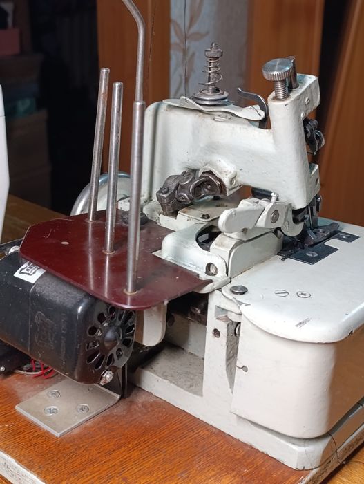 Продаю оверлог 51 класса