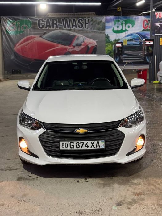 оникс  2 пазитсия пробег 12.000 наварот танивофка чехол полик