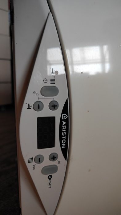 Vand centrala si frigider