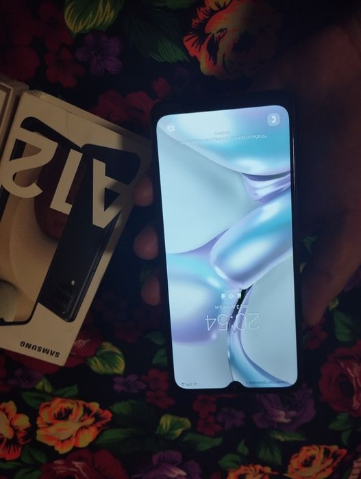 Samsung A12  xolati ideal oʻzim ishlatganman karobka dakumenti