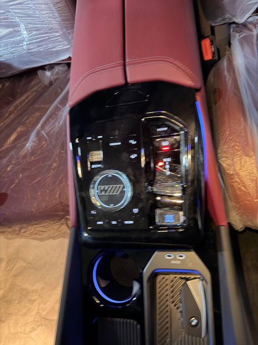 BMW i5 35L 2025 bez probeg
