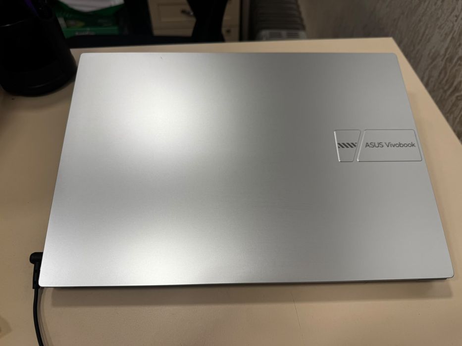 Asus vivabook 16