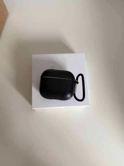 Продам наушники AirPods 3