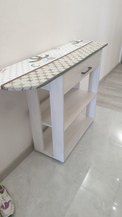 2в1 гладильная доска + комод на колёсиках.