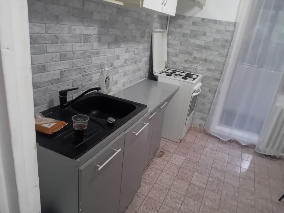 Inchiriez apartament