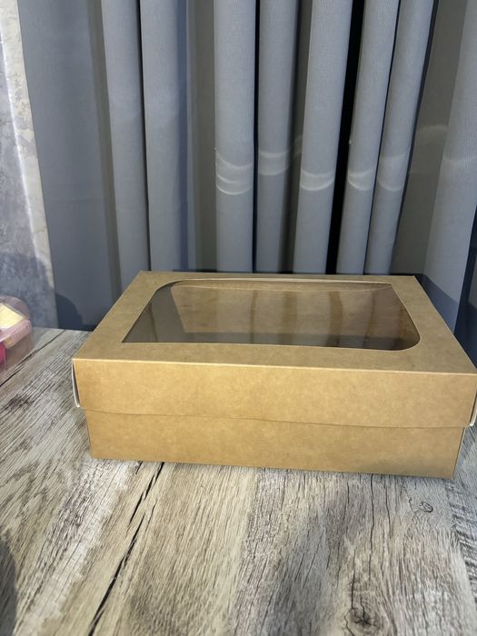 Подарочные коробки с окном