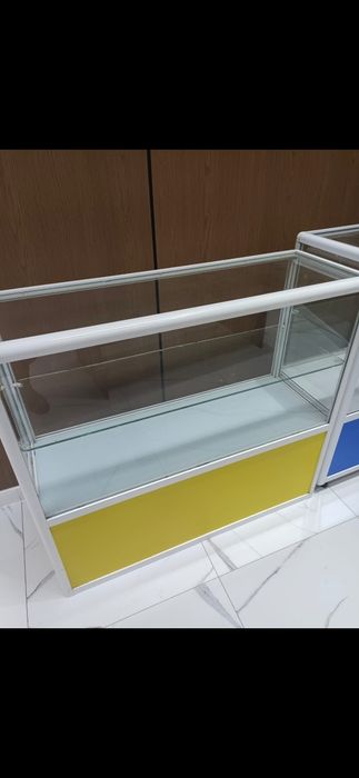 Продам БУ витрины для магазинов