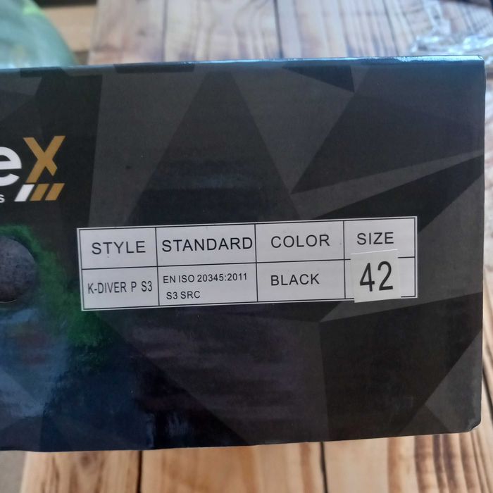 Работни обувки с бомбе