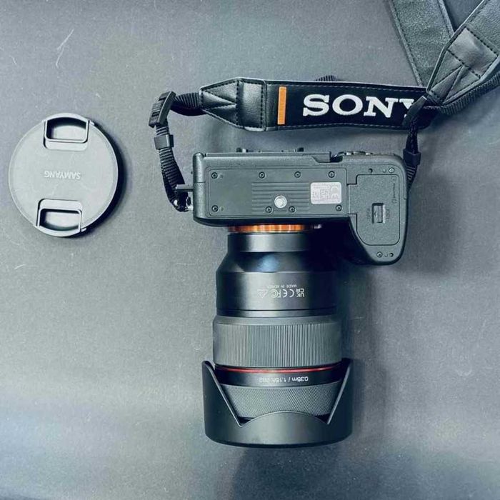 Фотоапарат SONY A7 IV+SAMYANG AF 24-70 / НА 104 КАДЪРА!