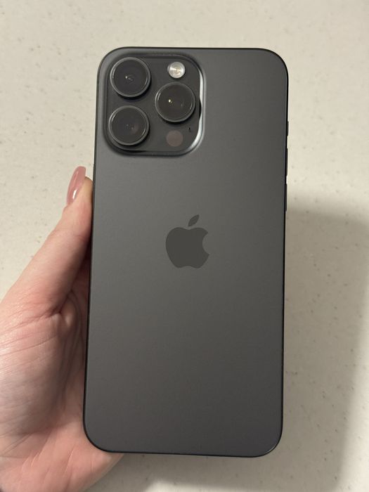 iPhone 15 Pro Max 88% baterie