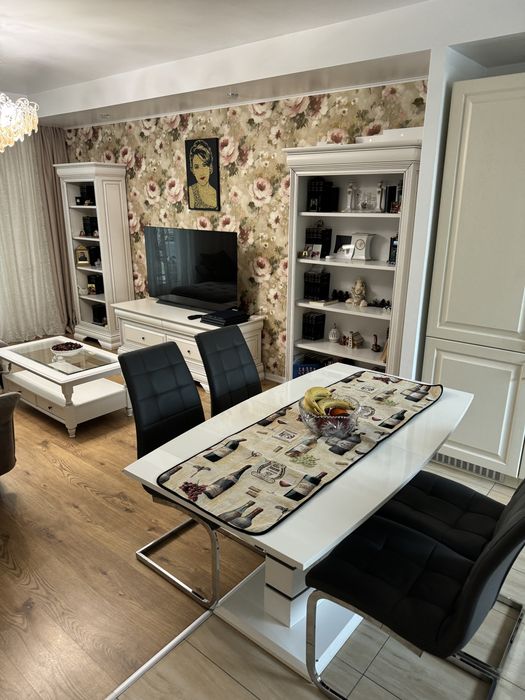 Casa 3 camere in complex Cosmopolis