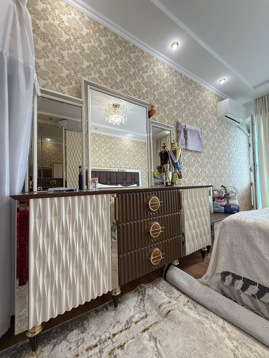 Спальный гарнитур