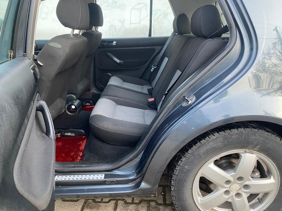 Volkswagen golf  1.6  2003 PACIFIC