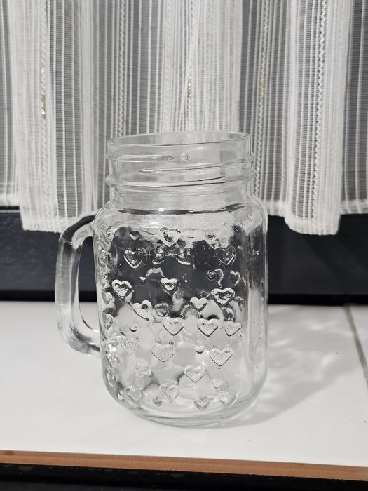 Vabd cana din sticlă groasă cu capac și pai.